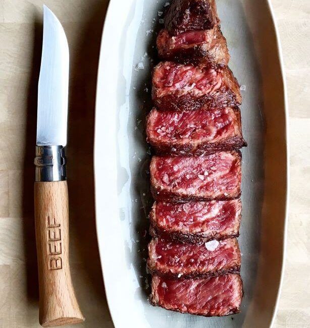 Retrouvez la côte de boeuf, une viande d'exception dans un restaurant Le Beef à Genève.